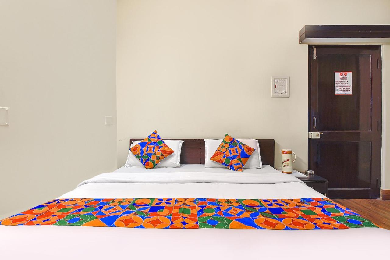 Collection O Royal Icon Hotel Udaipur Exterior photo