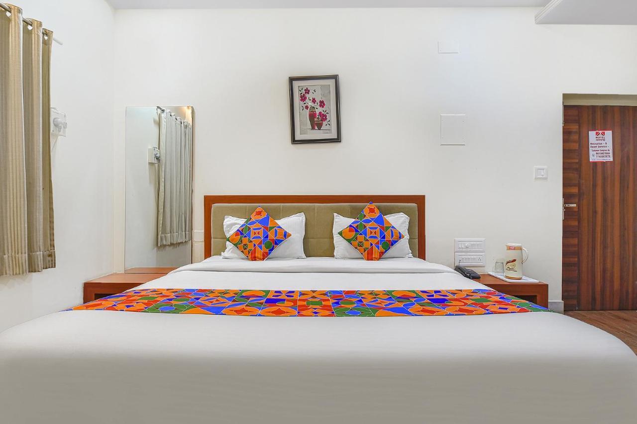 Collection O Royal Icon Hotel Udaipur Exterior photo