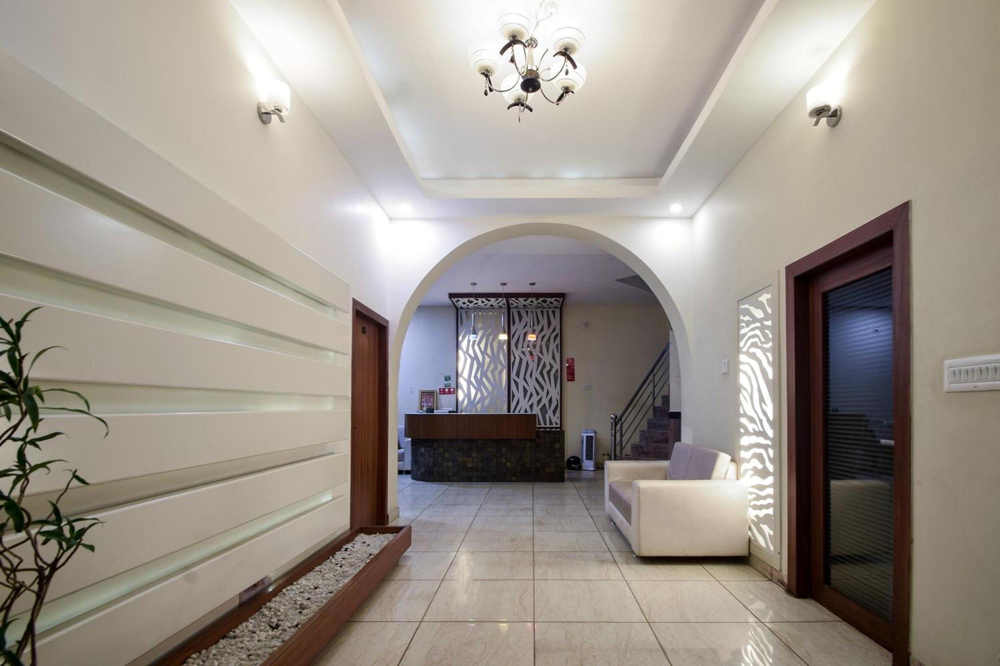 Collection O Royal Icon Hotel Udaipur Exterior photo